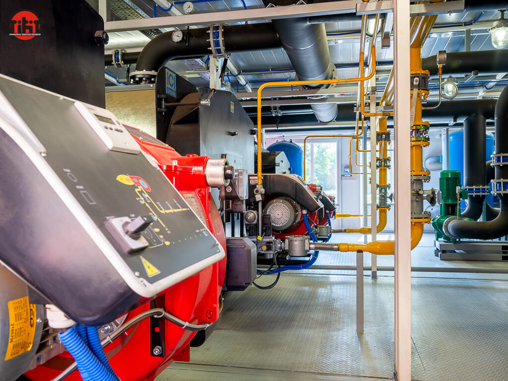 Котельная на газовом топливе — горелка котла ICI Caldaie, газовая обвязка и насосное оборудование
